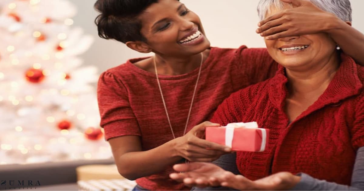 Juwelier: Weihnachtsgeschenke für Frauen ab 60